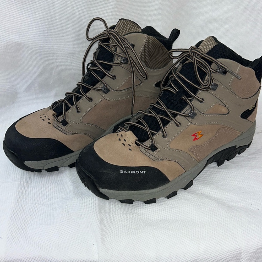 Garmont Gore-Tex hiking boots - excellent condition, size 11M